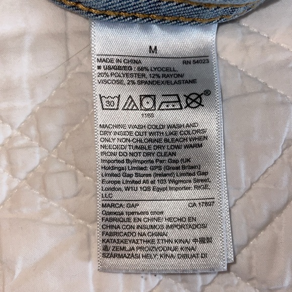 Gap distressed denim jacket, size medium - Picture 7 of 7